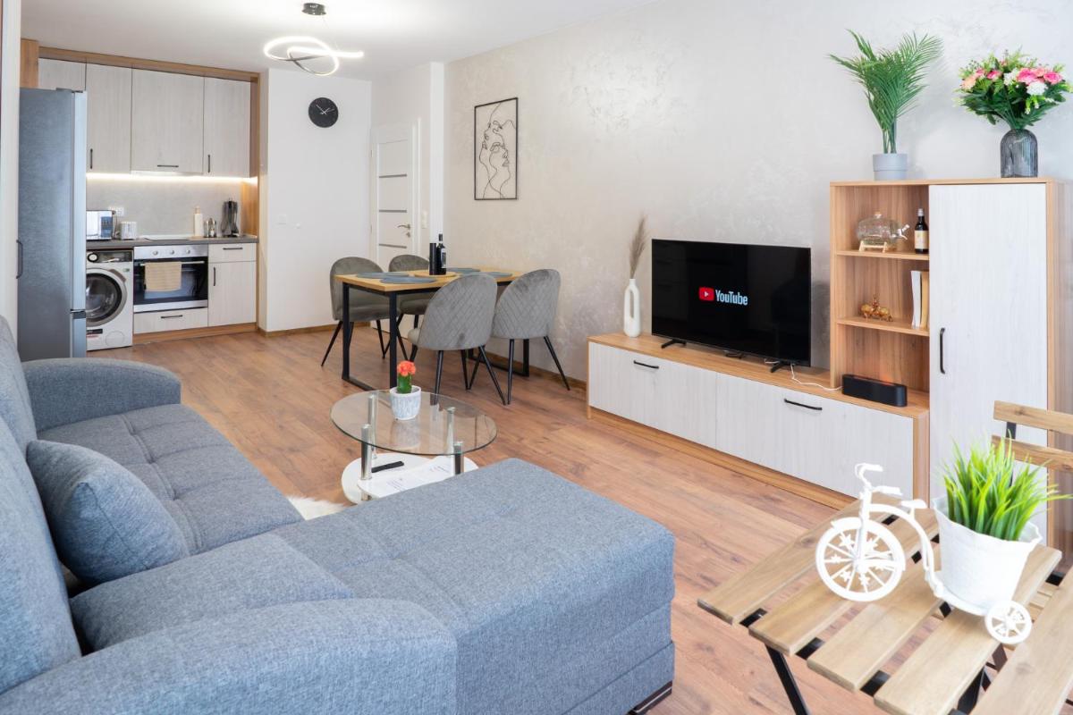 New Modern & Cozy apartment with FREE Private parking and EV charging station - Housity