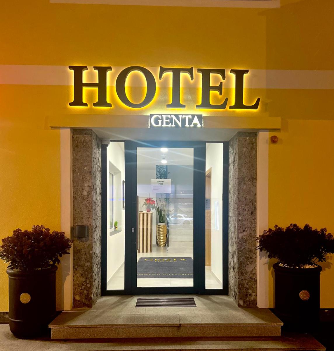 Hotel Genta - Housity