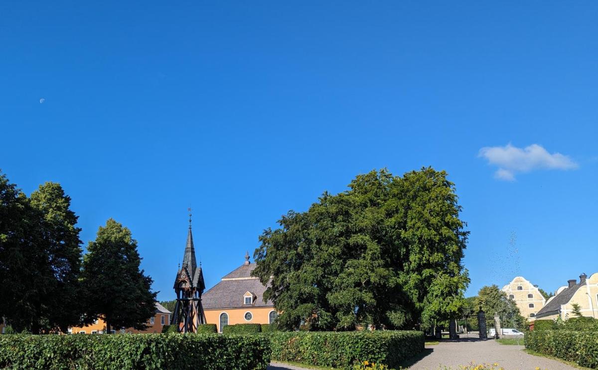 Värdshuset & Brukshotellet i Lövstabruk - Housity