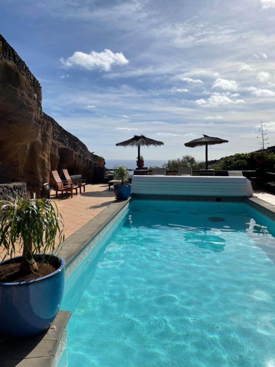 Castillo Lanzarote Villa Bailey - Luxury Villa - Pet friendly with heated Pool - Housity