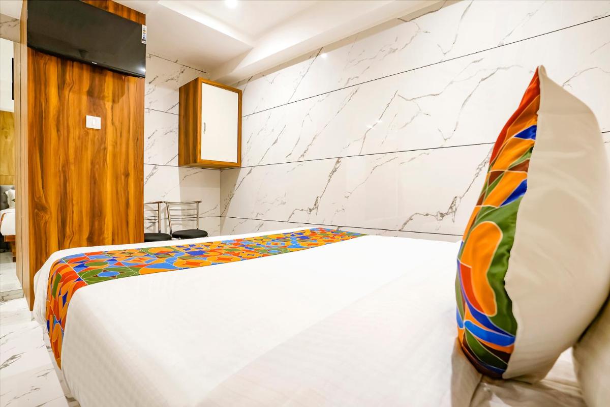 Suitetrails - FabHotel Shubham Inn