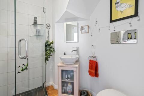 Suitetrails - Seaglass Cottage