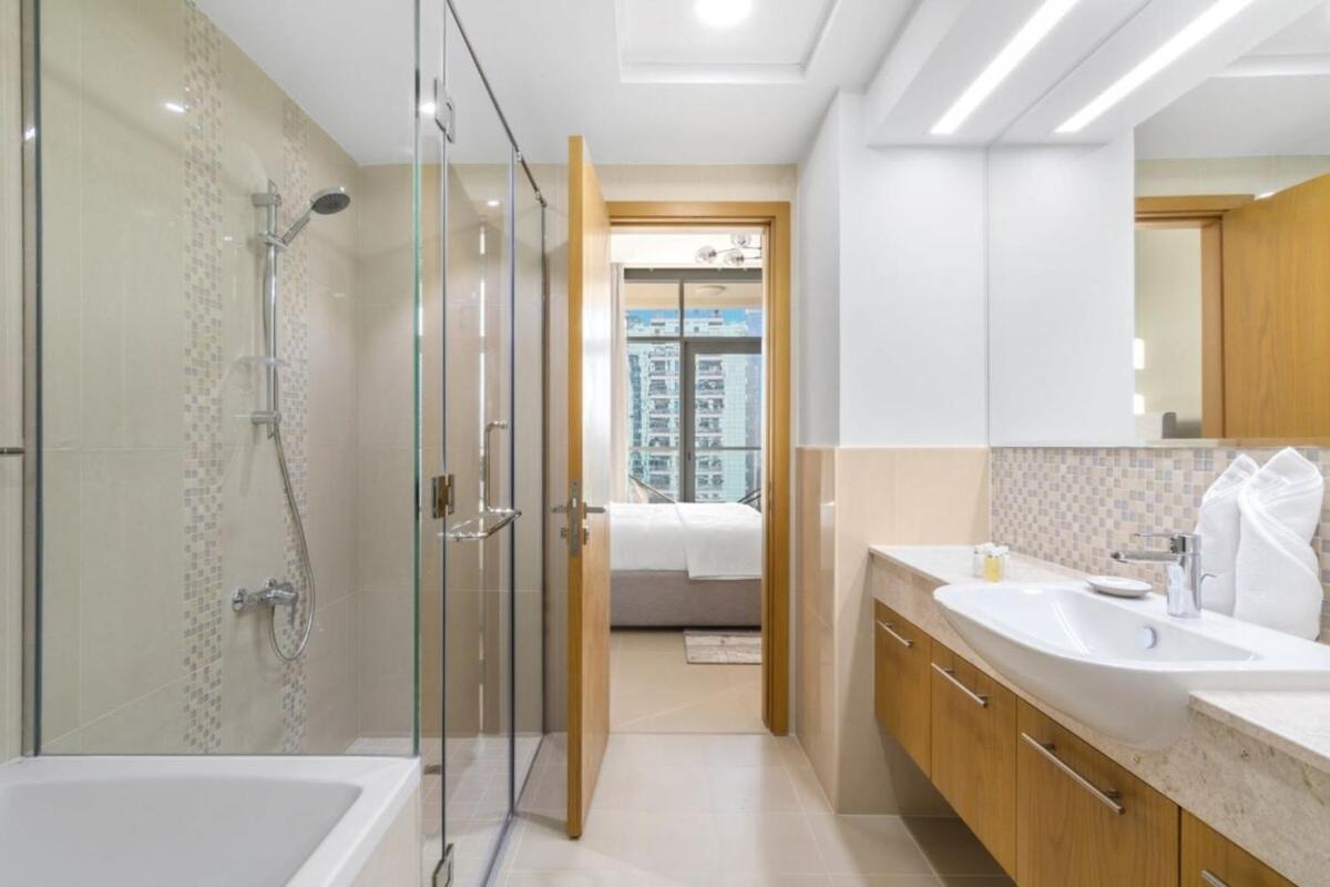 Suitetrails - Silkhaus spacious central Downtown 1BDR in new tower