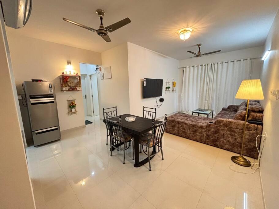 Dazzling Pool Front 2 BHK ,Zennova Stays, 5 Mins from Dabolim Airport - Housity