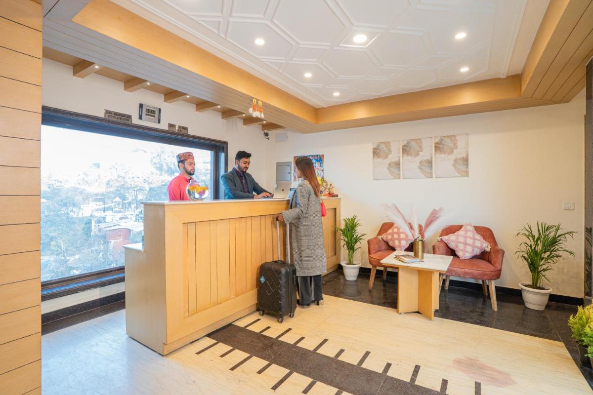 Super Hotel by Perfectstayz Mall Road - Housity