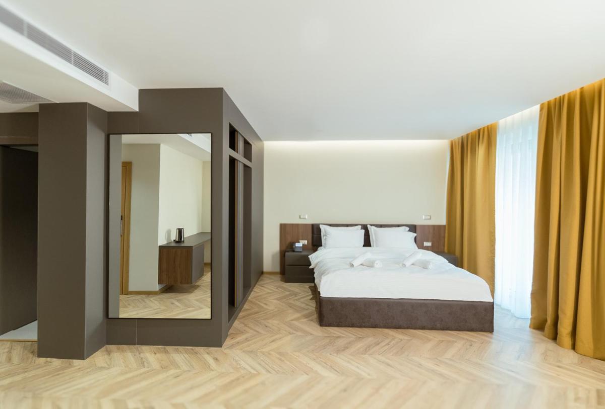 Suitetrails - La Terrazza Hotel & Restaurant