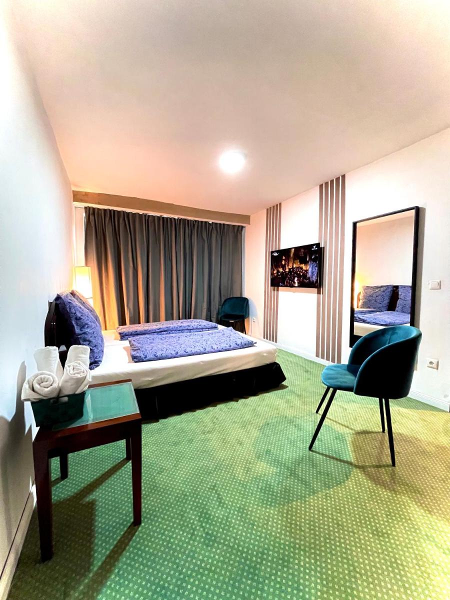 Hotel Hamburg Inn - Housity
