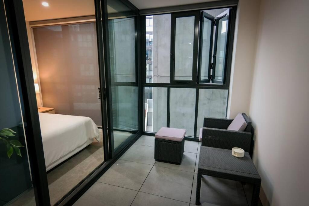 Suitetrails - Braddon 1BR Apt, WiFi, Secure Parking, AMAZING LOCATION