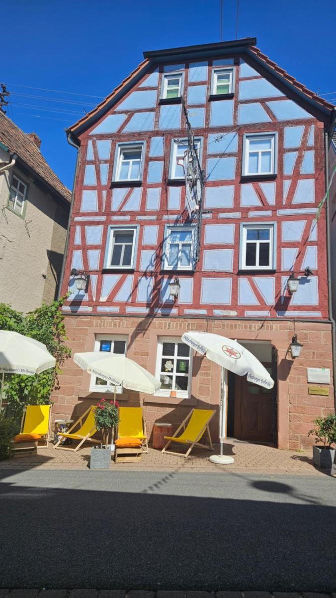 Brunnenputzer Pension Restaurant - Housity