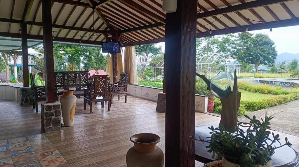 Camp Hulu Cai Resort - Housity