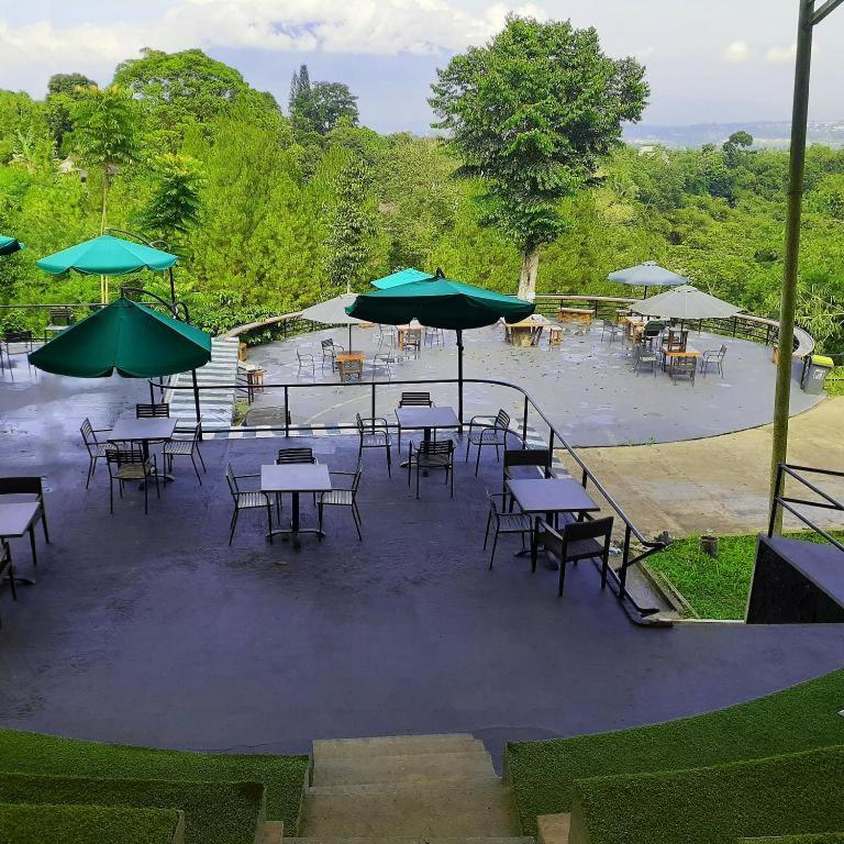 Camp Hulu Cai Resort - Housity