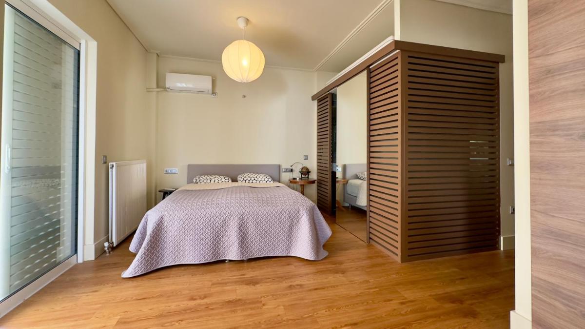 Suitetrails - Captains 2-Bedroom Suite in Athens Nea Smyrni