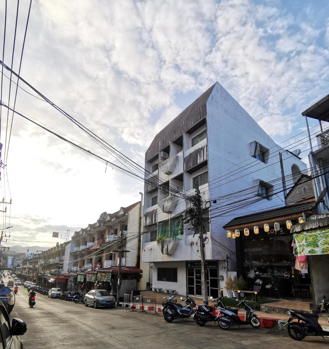 Suitetrails - BETONG HELLO GUESTHOUSE