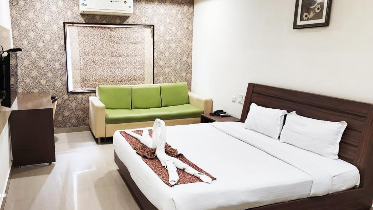 REST INN HOTEL KHAMMAM - Housity