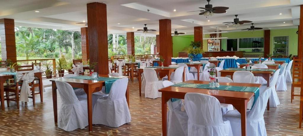 CAMOTES TOURIST INN - Housity