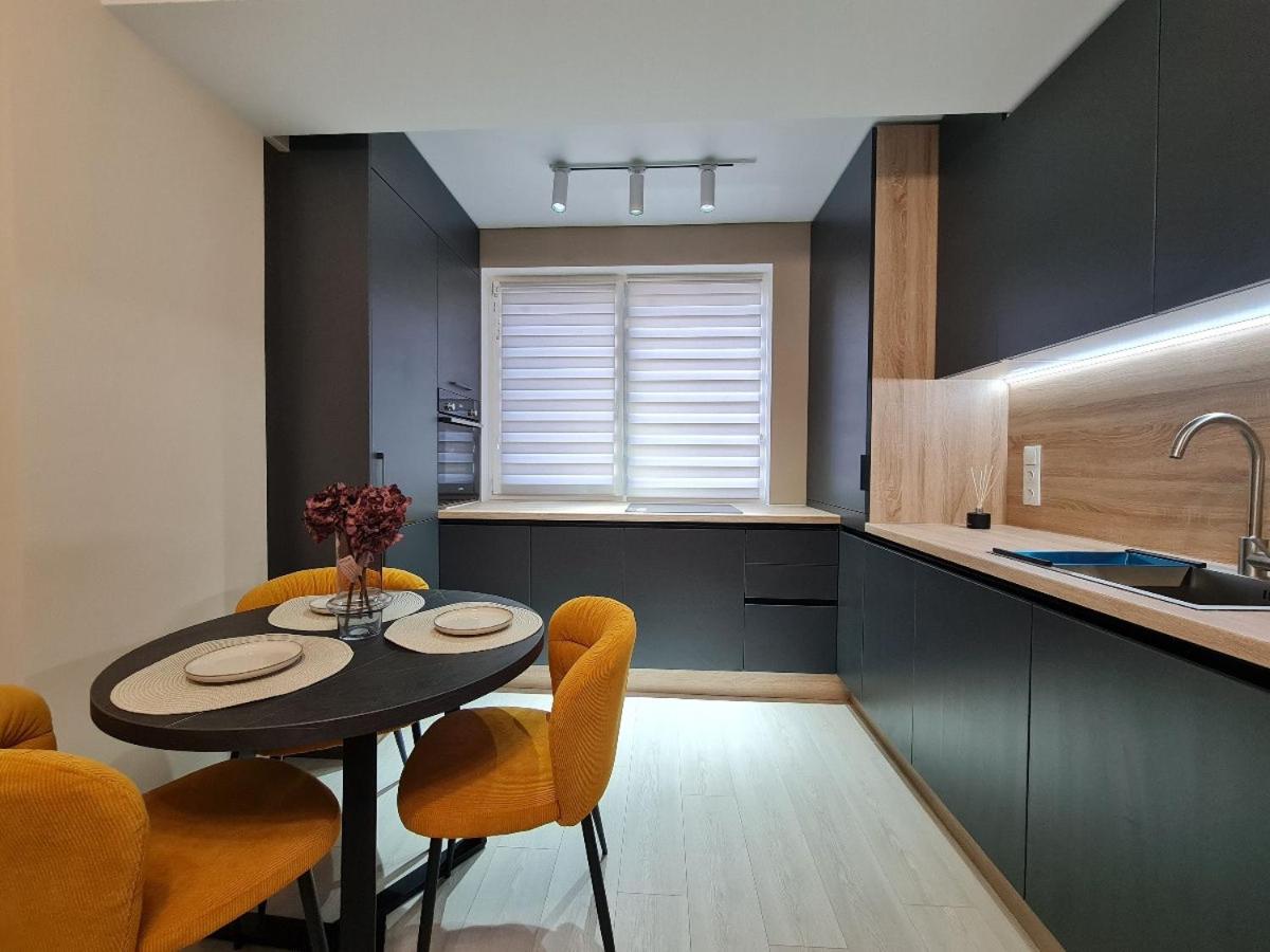 Suitetrails - Holly Apartment