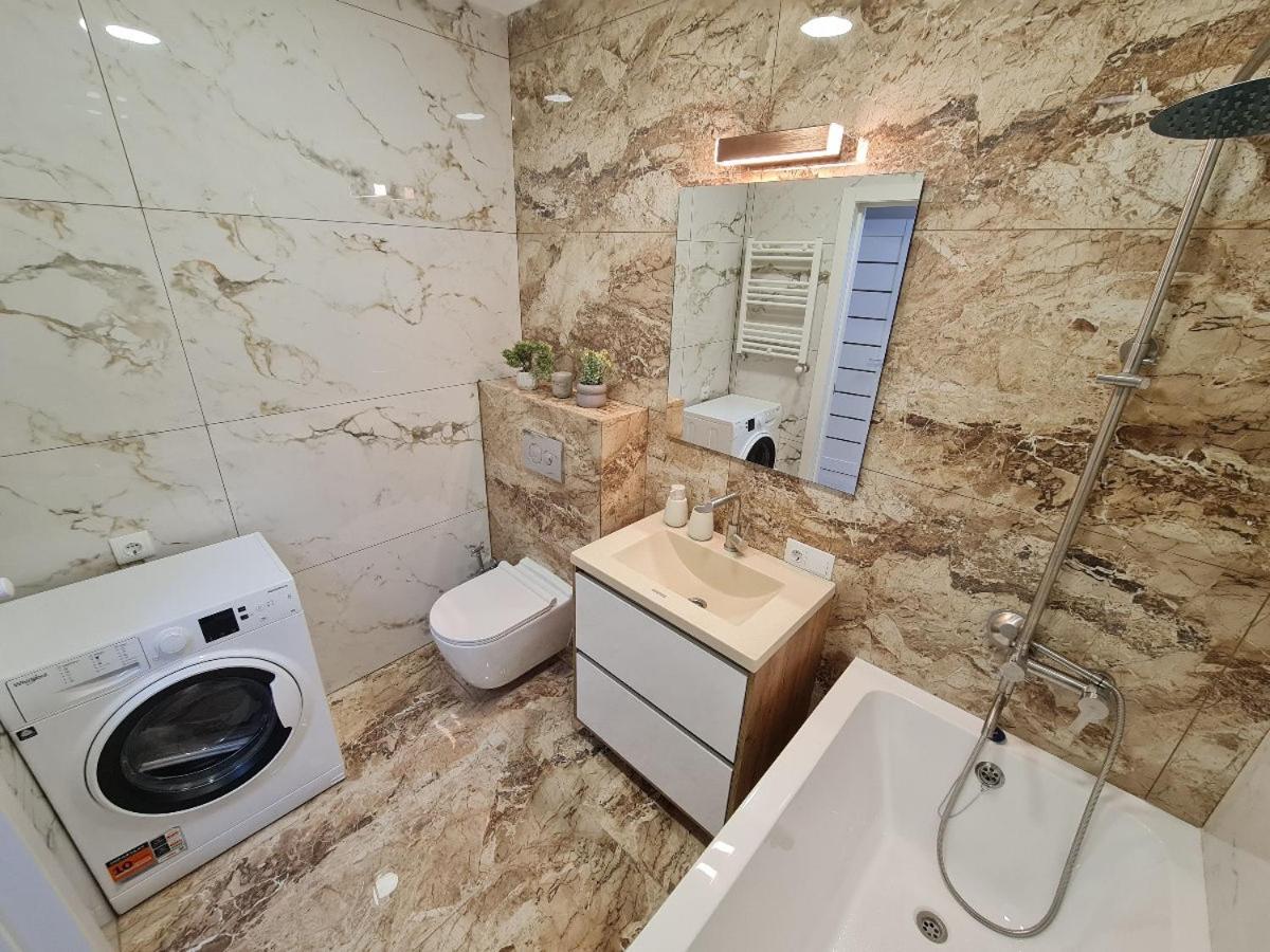 Suitetrails - Holly Apartment