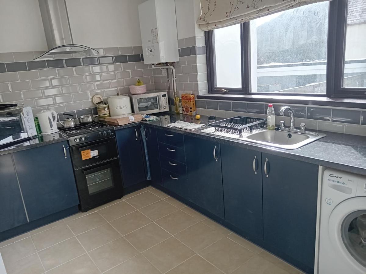 Cottage Style in Ystrad, Double room - Housity