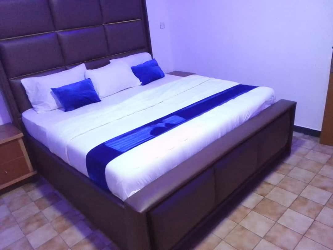 Suitetrails - Blue Moon Hotel Victoria Island