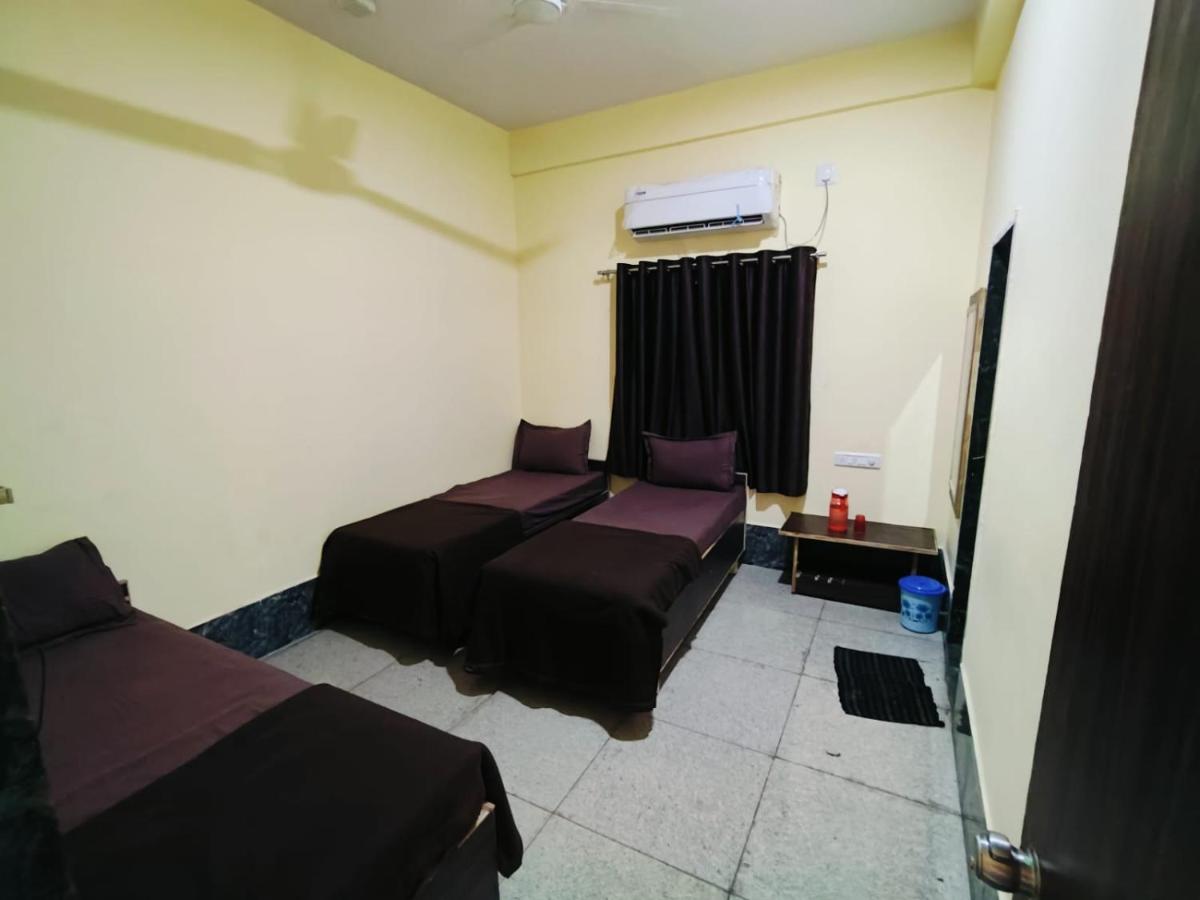 The Dwarkesh Hotel - Housity