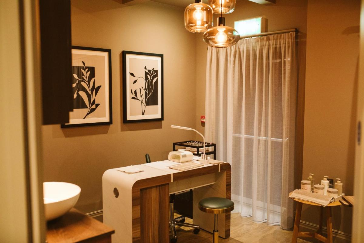 Suitetrails - The Hillbrook Hotel & Spa - Sherborne
