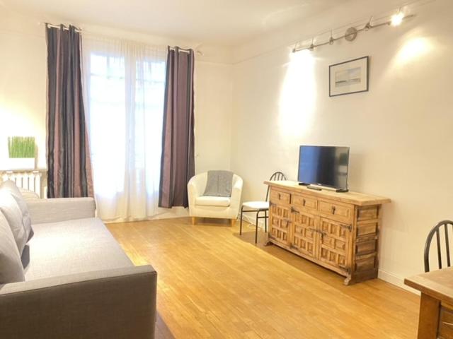 Suitetrails - Abesse 3 rooms Flat
