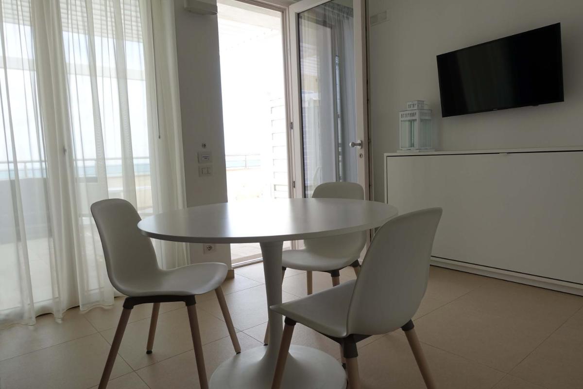 Hotel e Residence Il Faro Acciaroli - Housity