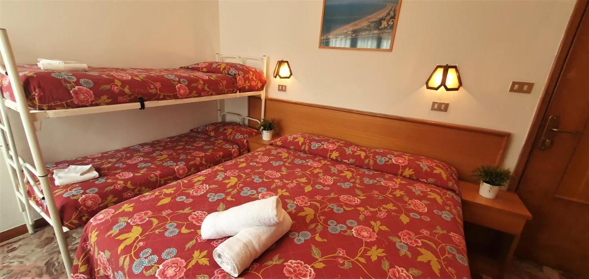 Hotel Alessi** Rimini - Housity