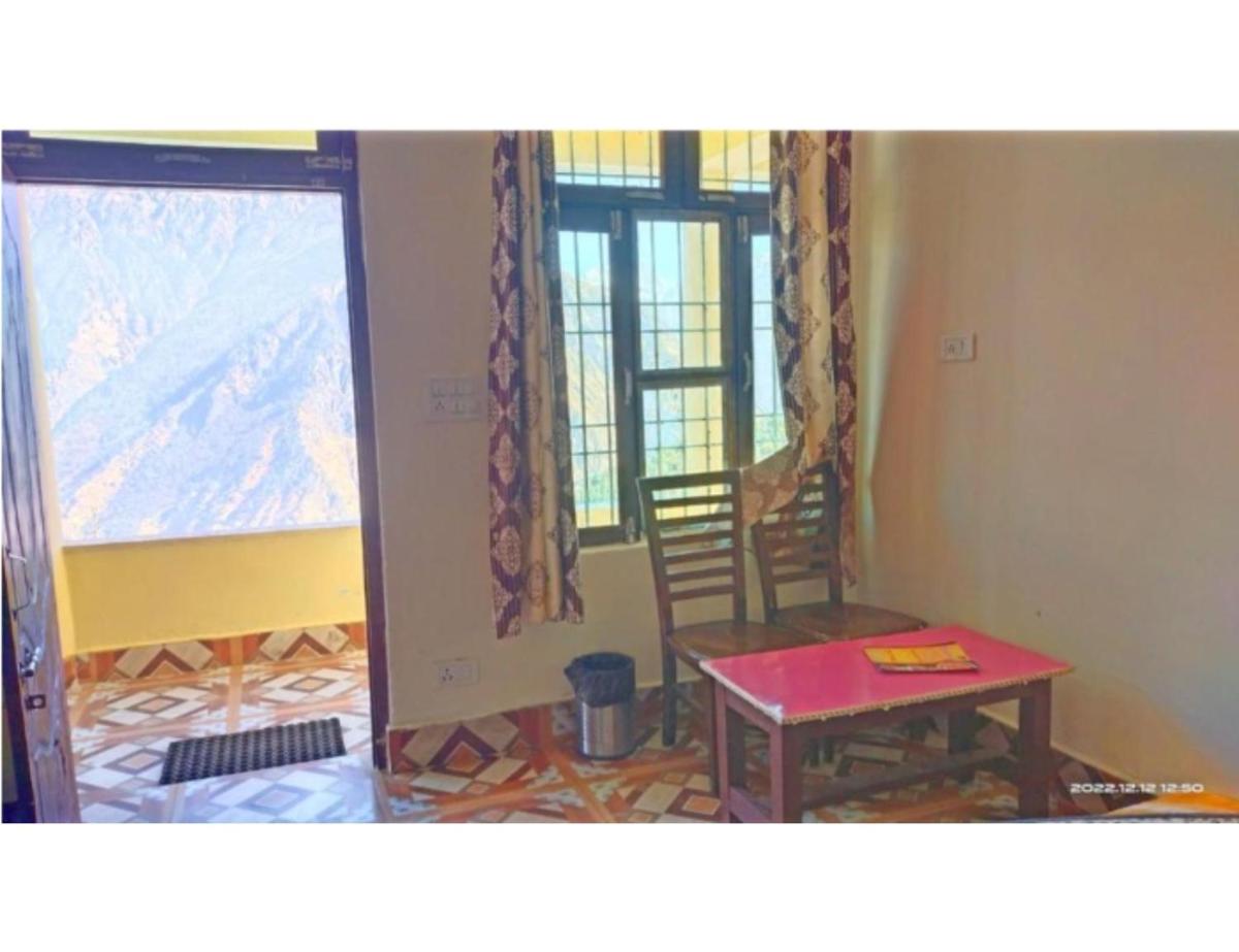 Hotel Rocks & Pine, Auli - Housity