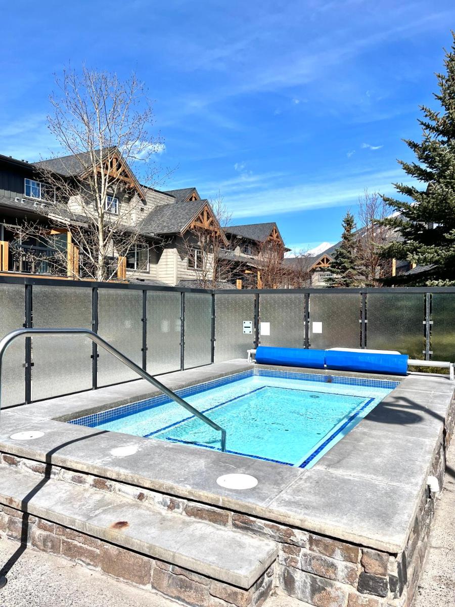 Perfect family 2-bed Condo with hot tub - Housity