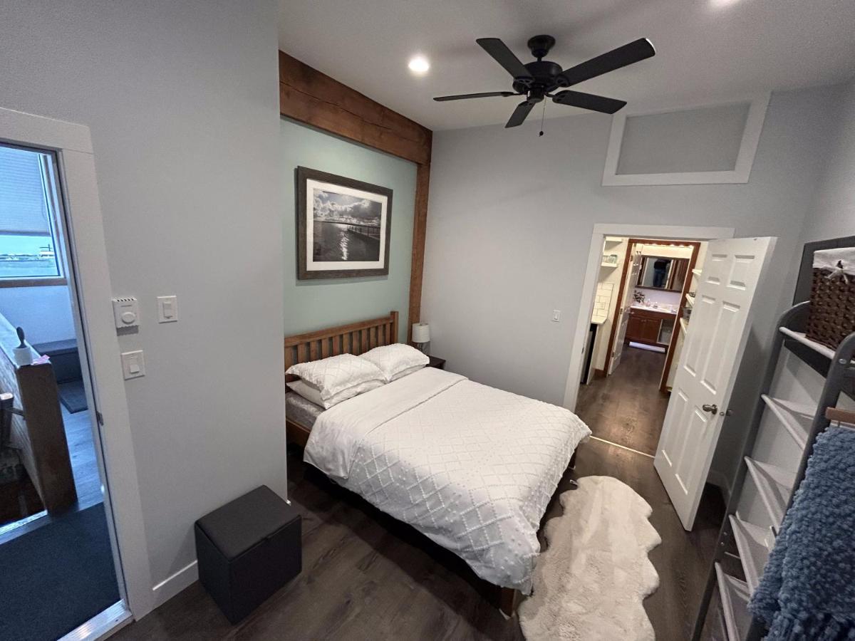 Charming Hidden Gem- Ocean View and Marina - Housity