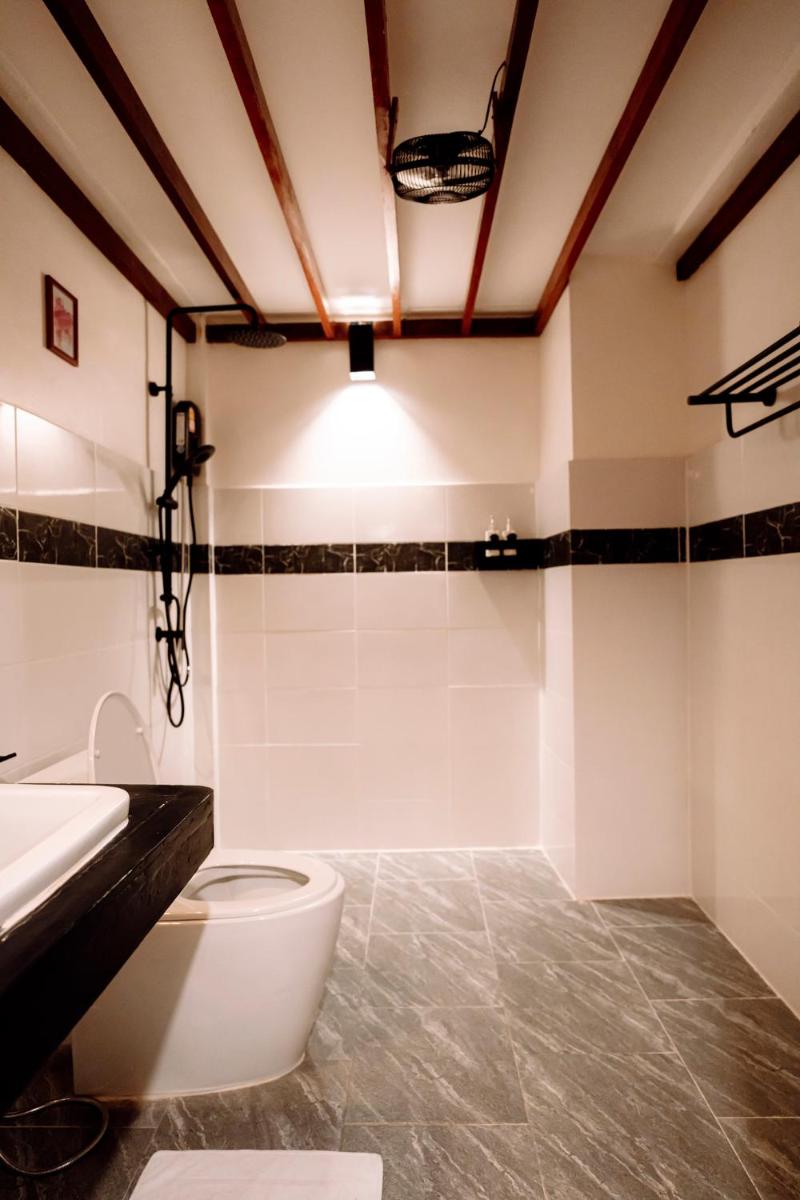 Ubon Huan Kaew อุบลเฮือนแก้ว - Housity