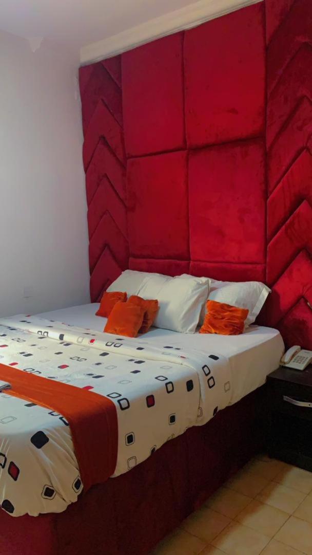 Suitetrails - Blue Moon Hotel Victoria Island