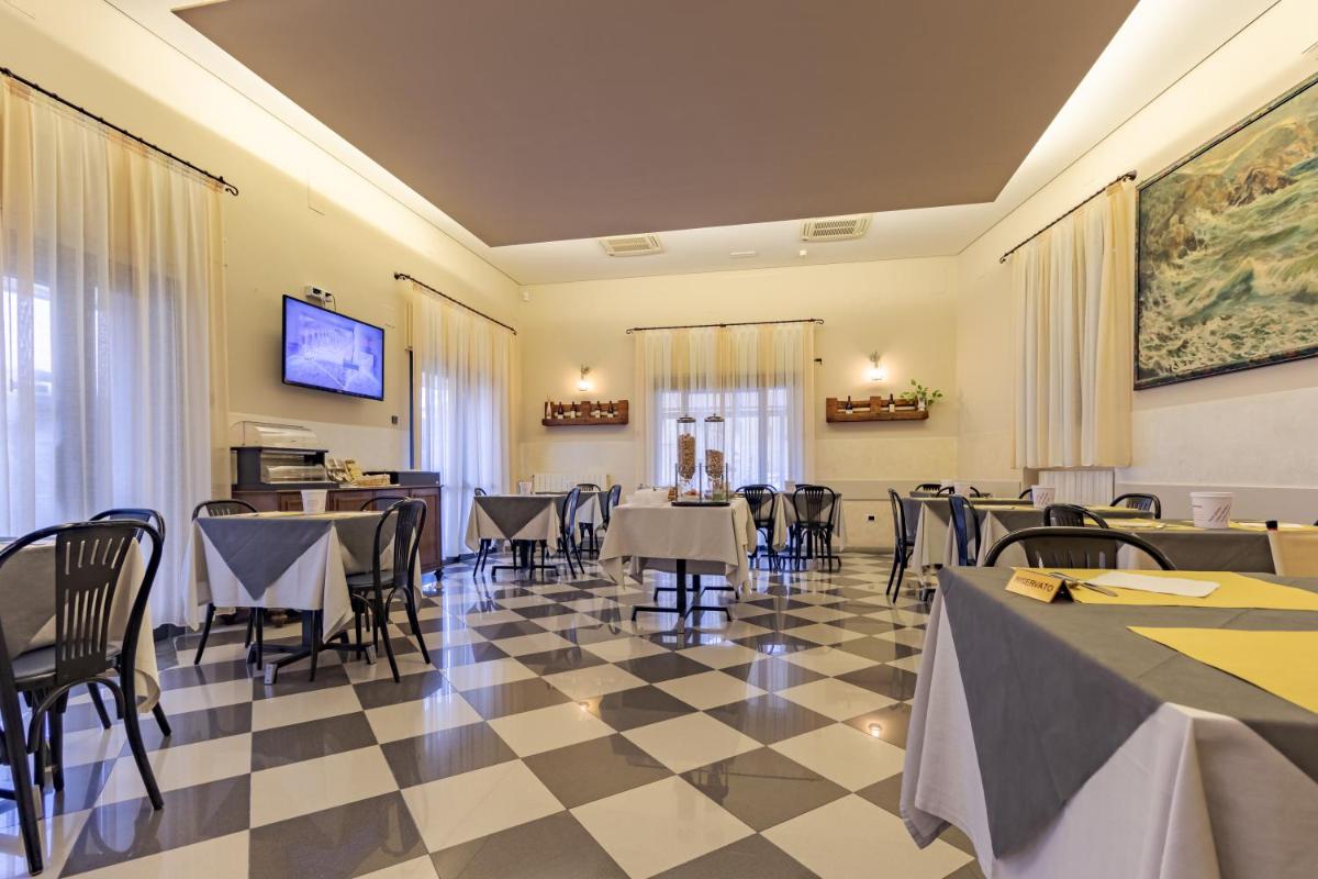 Suitetrails - Albergo La Marina B&B