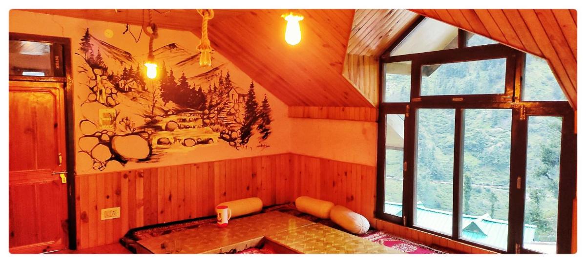 Kayal wood cottage homestay near kasol villege cafe - Housity
