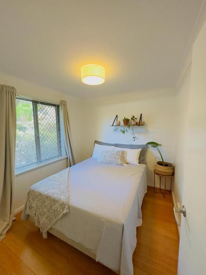 All the comforts by the lake - Housity