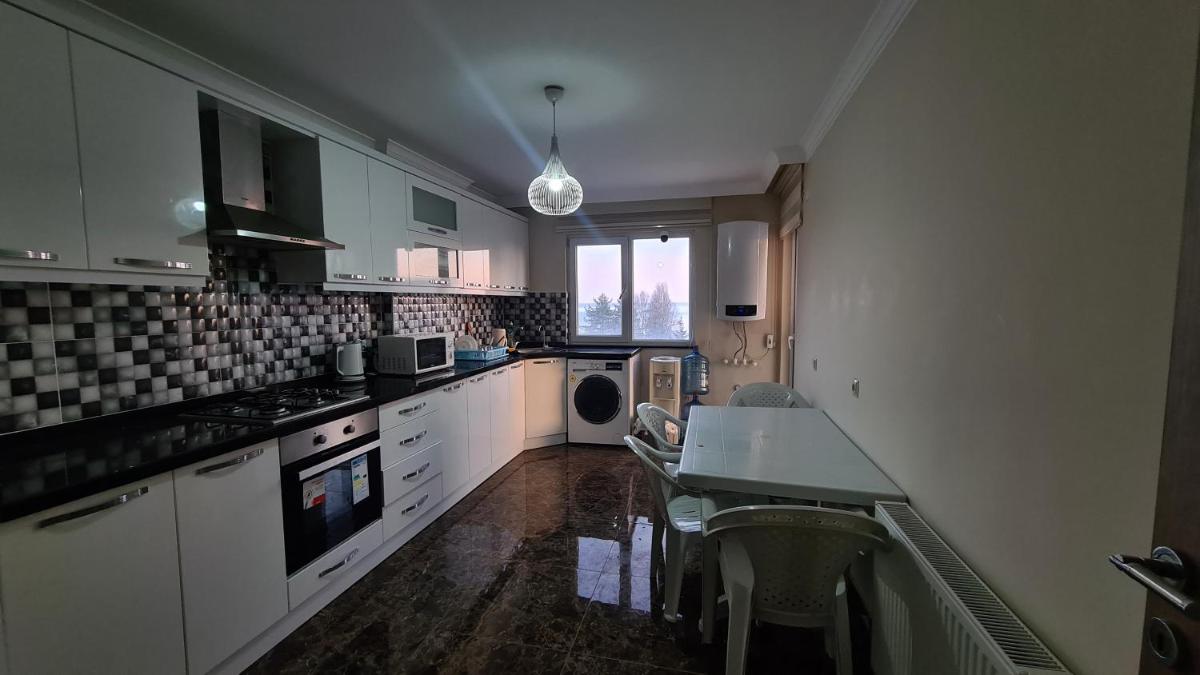 Mahfouz Suite (Sea-View) - Housity