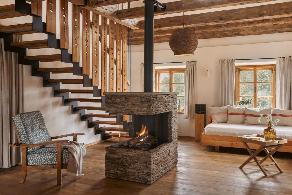 Suitetrails - Am Wildbachberg - Luxus Ferienhäuser mit Infinitypool, Privatsauna und Weinkeller