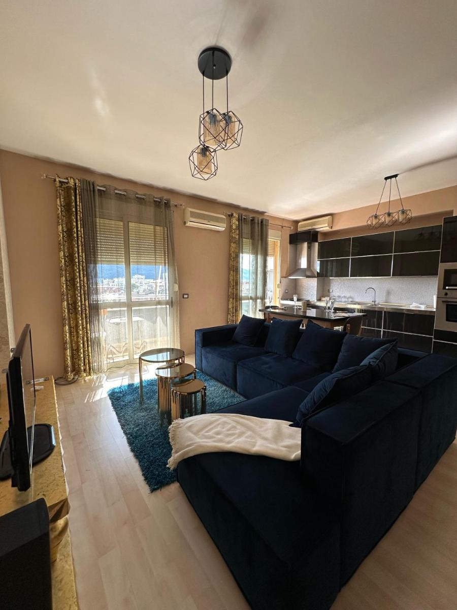 Suitetrails - Xhiro n'Shkoder Gjuhadol Apartment