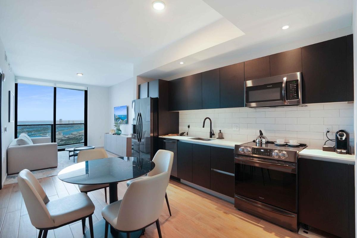 Suitetrails - Downtown Apartment in Miami with a Bayfront View