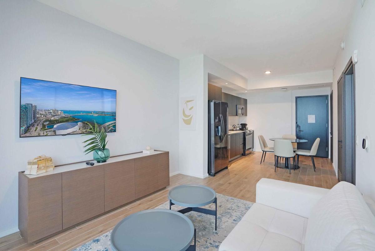 Suitetrails - Downtown Apartment in Miami with a Bayfront View