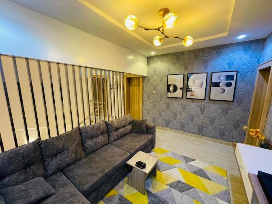 Four Bedrooms Short-let Apartments - Housity
