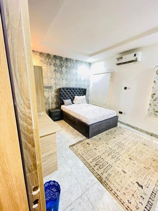 Four Bedrooms Short-let Apartments - Housity