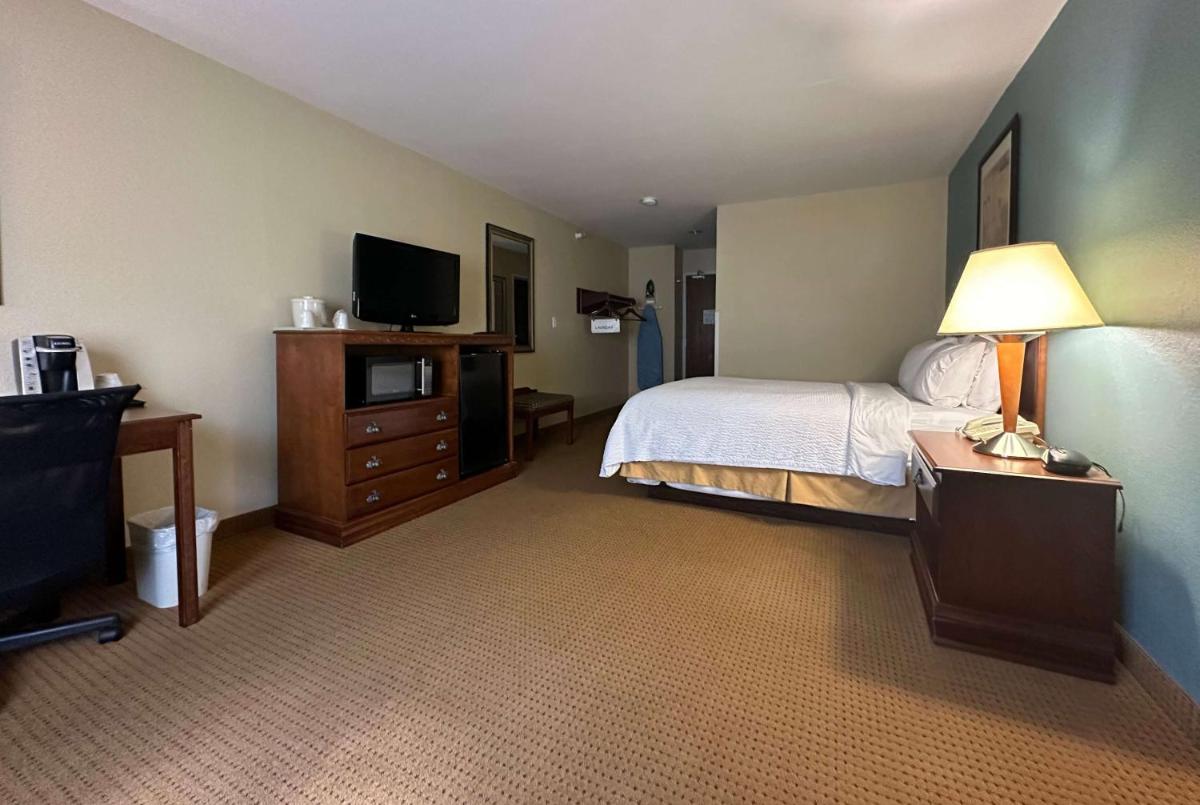 Wingate by Wyndham Newell - Housity