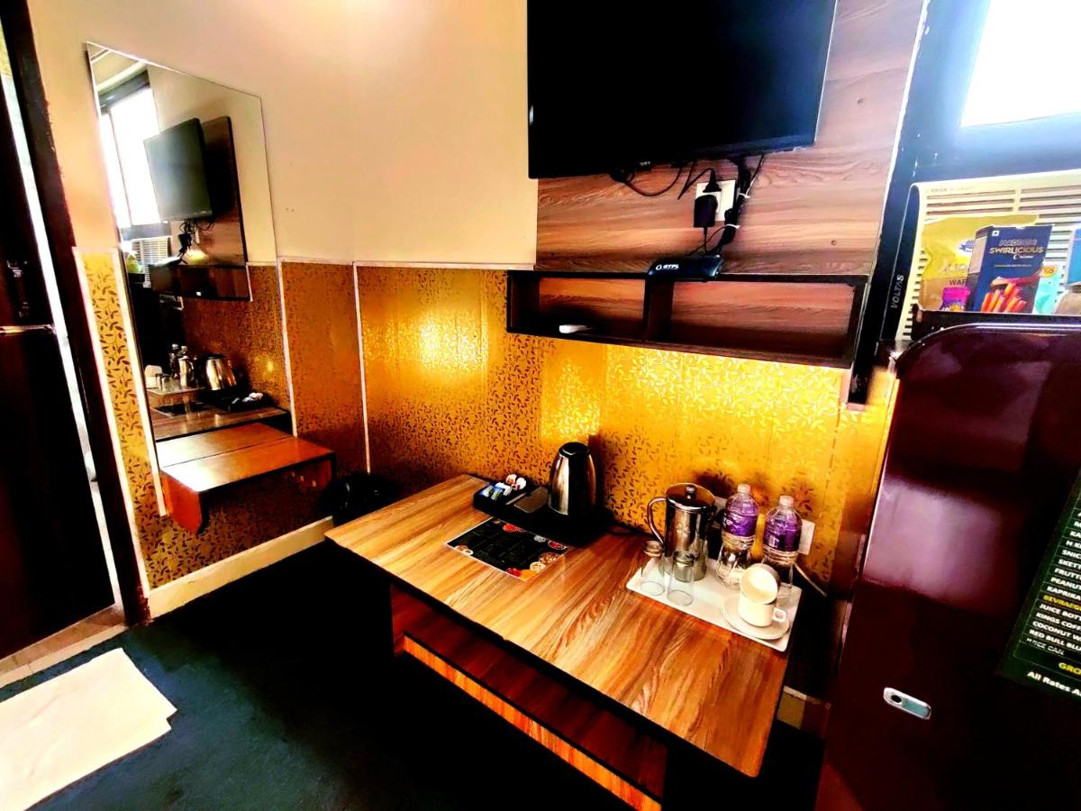 HOTEL TULSI ROOFTOP - Near Prem Mandir Vrindavan - Housity