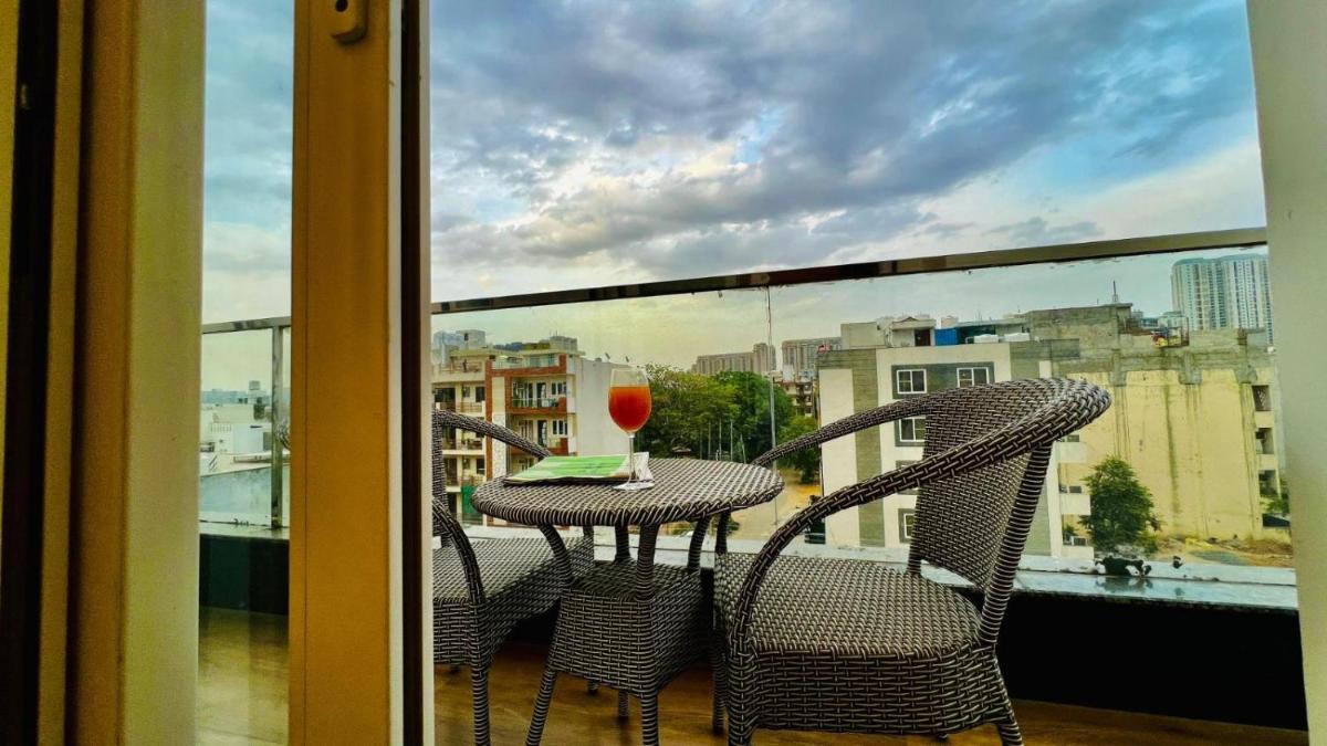 BluO Studios - Golf Course Road - Housity