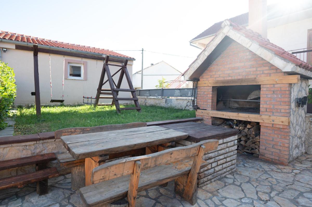 Holiday Home Luka Pridraga - Housity