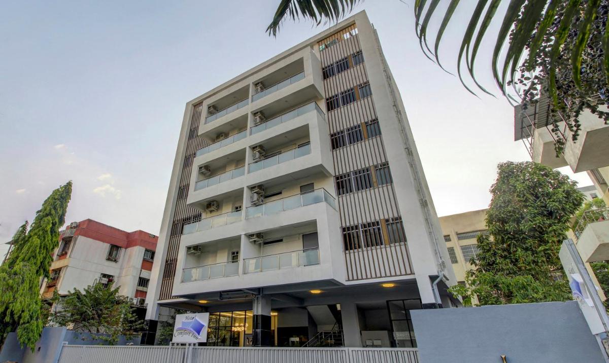 Comfort Inn Baner - Housity