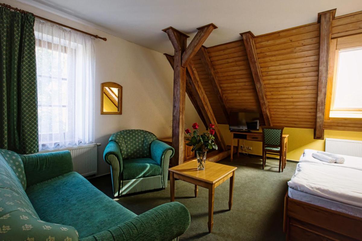 Hotel U Lípy - Housity