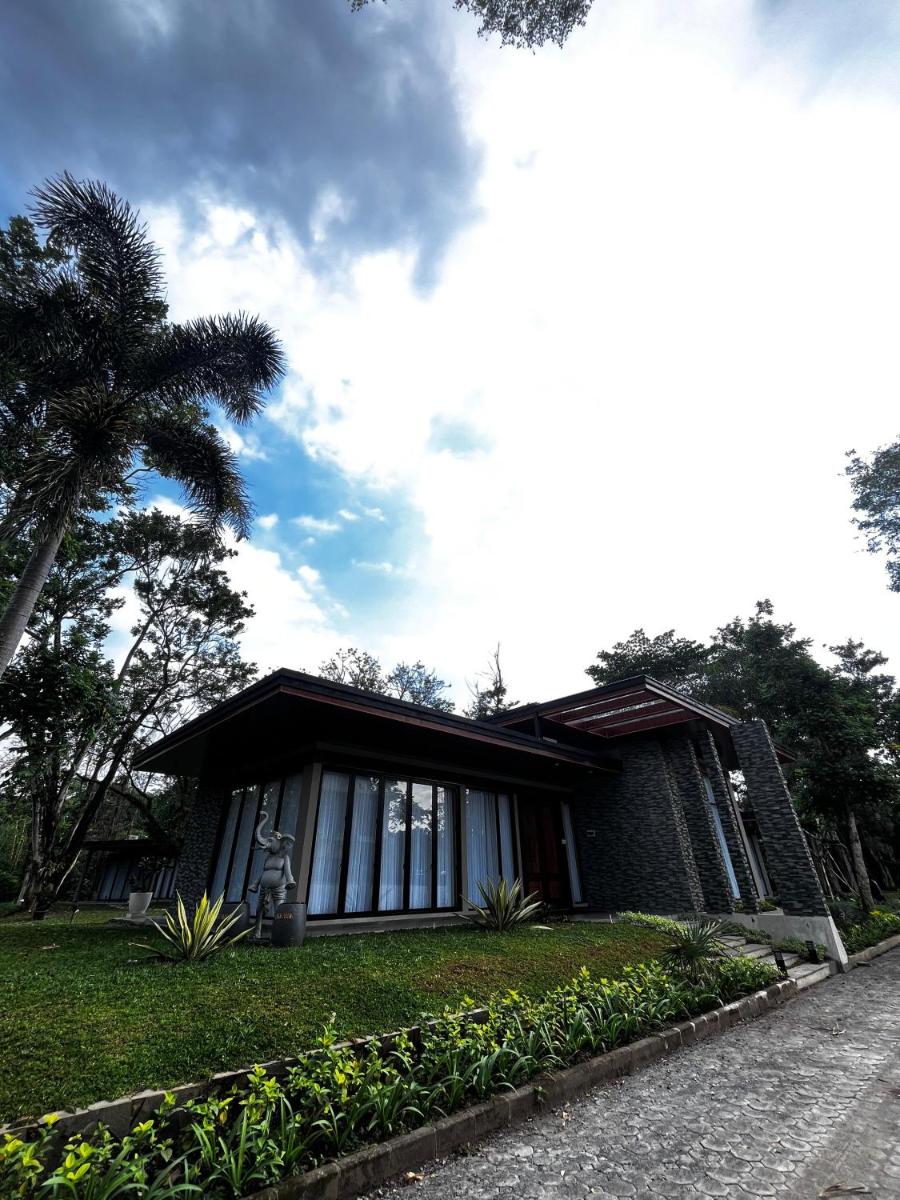 Wyndham Garden Yogyakarta - Housity